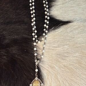 Elegant Pearl and Gold Pendant Necklace